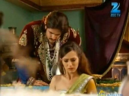 Jodha Akbar - November 7th Written Episode: Jodha To Teach Jalal The Geetha, While Jalal The Quran!
