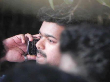 Vijay's Fans Celebrate Thuppakki Day
