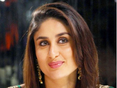 Kareena Kapoor In Tears As She Was Mobbed In Jaipur