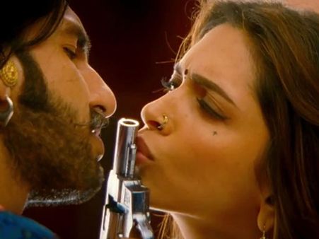 Deepika Padukone Not Dating Ranveer Singh!