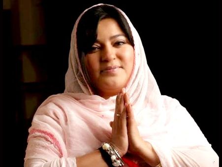 Dolly Bindra Enters Bigg Boss 7 House, Supports Tanisha