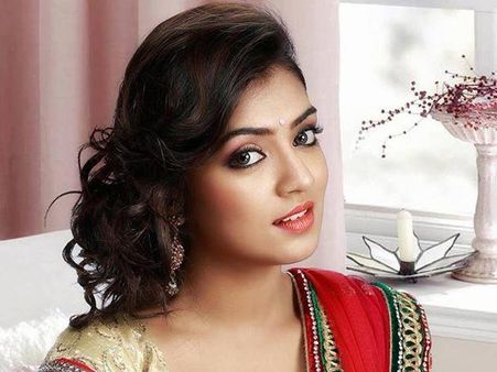 I Am More Close To Nivin Pauly, Says Nazriya Nazim