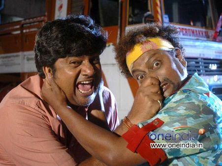 Chaddi Dosth - Movie Review