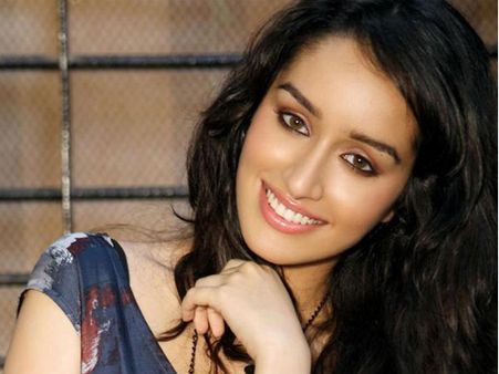 How To Woo Actress Shraddha Kapoor?