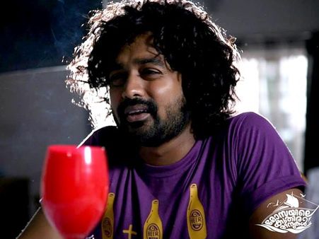 Check Out Asif Ali's New Look In Mosayile Kuthira Meenukal!