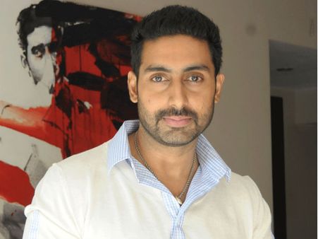 Abhishek Bachchan Takes Revenge On Aamir Khan, Aditya Chopra At Dhoom 3's Trailer Launch?