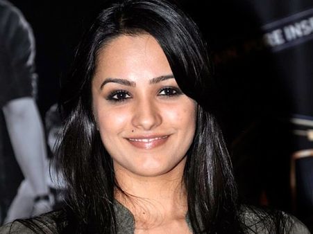 Anita Hassanandani To Play 'Grey' Ex-Wife In Ekta's Yeh Hai Mohabbatein