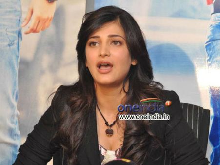 Shruti Hassan Recovering From Appendicitis