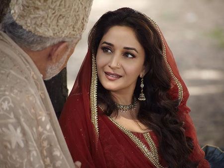 Madhuri Dixit's Hubby Dr Sriram Nene Loved Her In Dedh Ishqiya Trailer