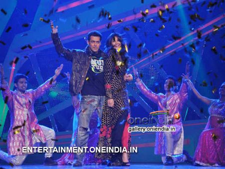 Salman Khan And Daisy Shah Promote Jai Ho On The Sets Of Nach Baliye 6!