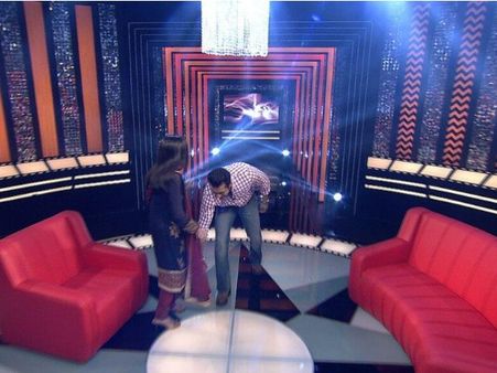 When Salman Khan Touched Anupama Chopra's Feet, On Star Verdict!