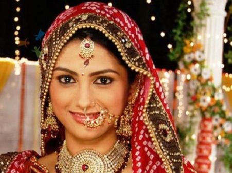 Rucha Hasabnis Rubbishes Rumors About She Quitting Saath Nibhana Saathiya!