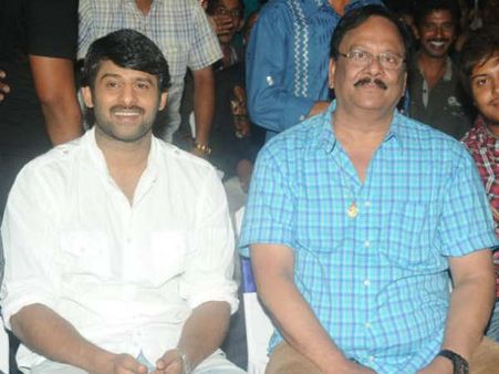 Krishnam Raju To Direct Nephew Prabhas In Okka Adugu