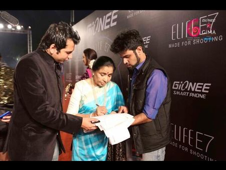 GiMA Awards 2014: Asha Bhosle Honoured With Music Living Legend Award