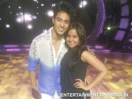 Dance India Dance 4 Contestants Dance With Urmi, Gunjan And Najma!