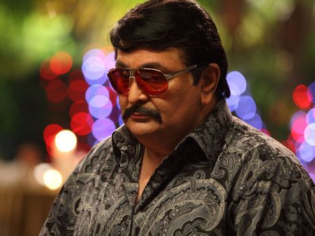 Filmfare Awards 2014: Rishi Kapoor Wins The Best Villian Award