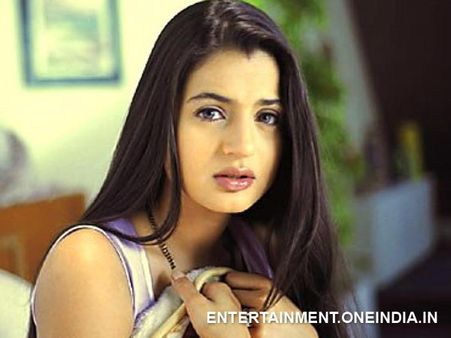 Amisha Patel Injured; A Major Mishap Avoided!