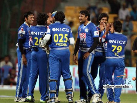 CCL 4: Karnataka Bulldozers Vs Chennai Rhinos, Chennai Wins The Toss