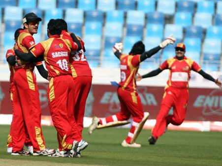 Telugu Warriors Beat Mumbai Heroes In Celebrity Cricket League 4