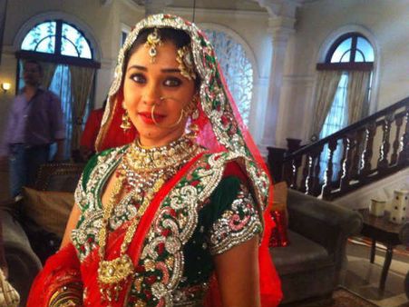 Qubool Hai: 6th February, Razia Vs Tanveer At Siddiqui House!