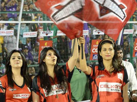 CCL 4: Telugu Warriors V/s Bhojpuri Dabanggs, First Innings Update