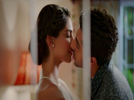 Bikini And Lip Lock: Sonam Kapoor Becomes The Next Bad Girl?