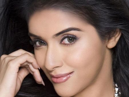 Who Is Asin Thottumkal's New Friend?