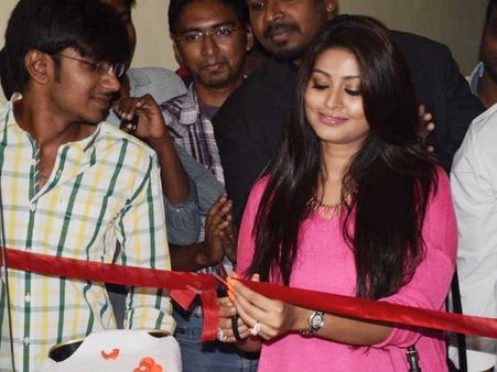 Pics: Sneha Launches Tony & Guy Salon