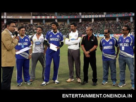CCL 4 Semi Finals: Karnataka Bulldozers Vs Mumbai Heroes, First Innings Update
