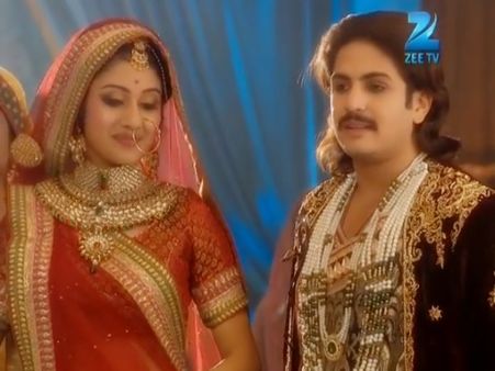 Jodha Akbar: 21st February, Jalal Gifts His Sister Her Husband From Prison...