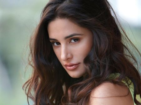Nargis Fakhri Can Discuss Drugs And Sex With Her Mom