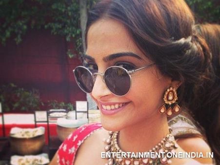 Sonam Kapoor To Depict Real Life Con Girl In Dolly Ki Doli?