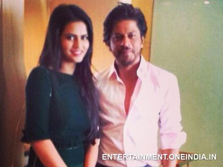 See Picture: Sharmila Mandre With Shahrukh Khan