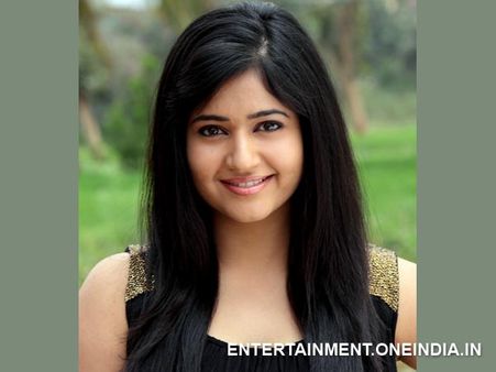 Poonam Bajwa To Share Screen With Mohanlal Again!