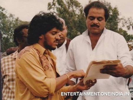 Rare Pic: Ambareesh With Upendra On The Sets Of Operation Antha
