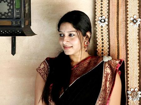 Anumol Becomes A Busy Bee!