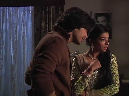 Qubool Hai: 24th March; Humaira Realises Her Mistake