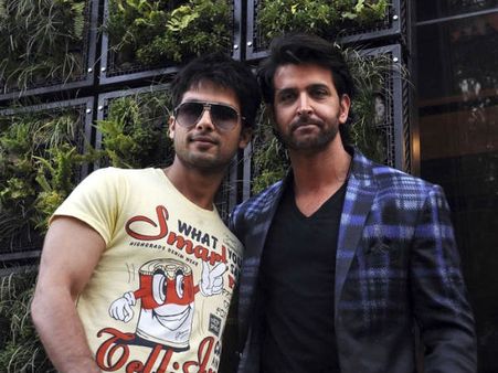 Shahid Kapoor Degrades Himself; Praises Hrithik
