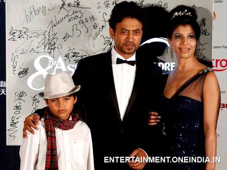 Irrfan Khan Bags Best Actor Award At Asian Film Awards!