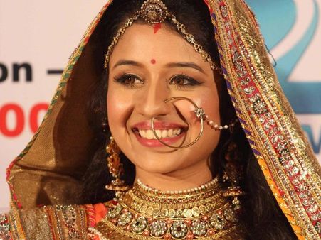 Confirmed: Paridhi Sharma Not Quitting Jodha Akbar!