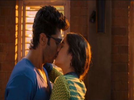 Jokes On Alia-Arjun Kissing Scenes In 2 States Continue!