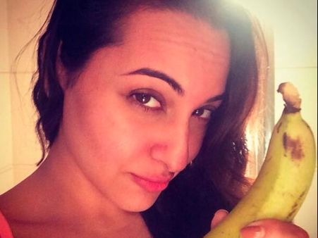 Sonakshi Sinha Irked By Golden Kela Award!