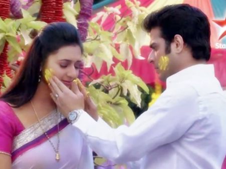 Yeh Hai Mohabbatein: 1st April; Raman Decides To Apologize To Ishita