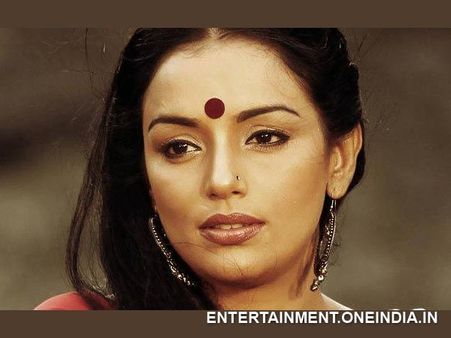 Shweta Menon Not A Part Of Kelvi!
