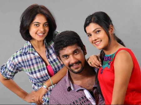 Oru Kanniyum Moonu Kalavanigalum Fans' Reviews