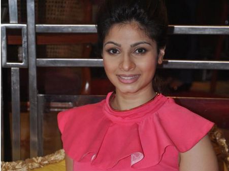 Tanisha Mukherjee's Official Facebook Page Launched!