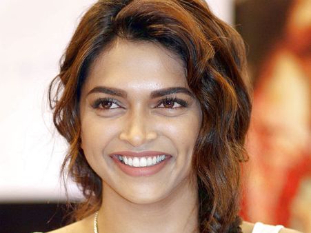 Deepika Chooses Bajirao Mastani, Opts Out of Shuddhi!