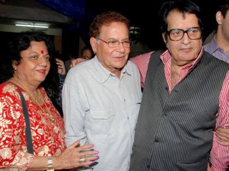 Salim Khan Votes For Manoj Kumar