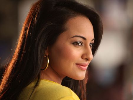 Sonakshi Sinha Wants To Act With Tom Cruise!