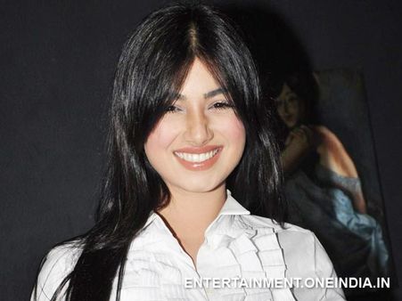 Ayesha Takia Opposes Father-In-Law's Sexist Remark!